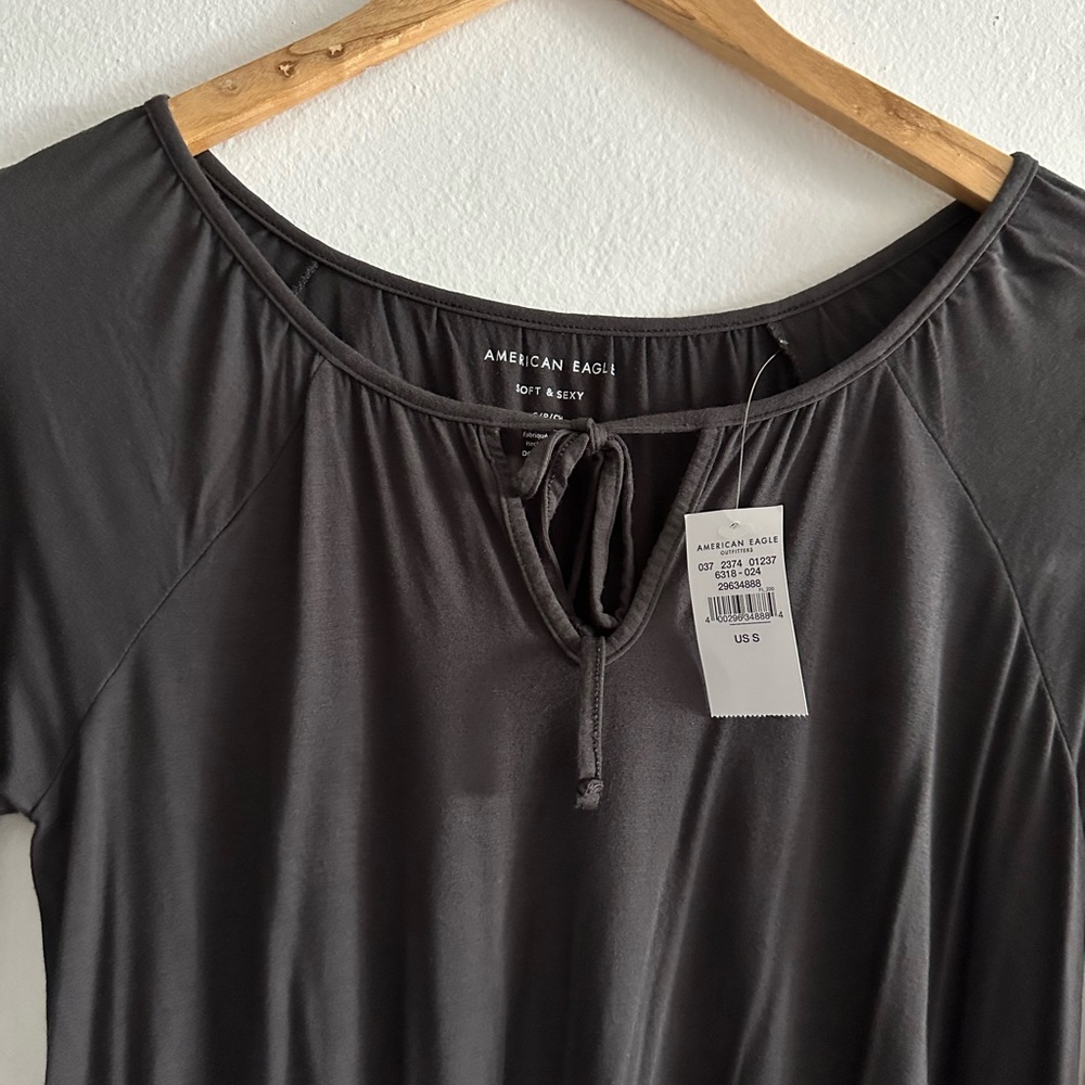 NWT American Eagle long sleeve blouse dark gray size small, elastic at the waist - Picture 2 of 4